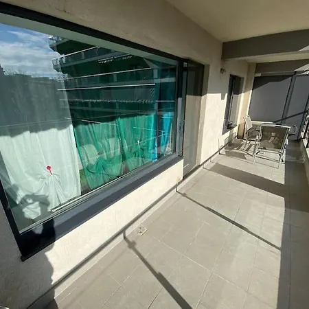 Apartment 214 With Private Parking *