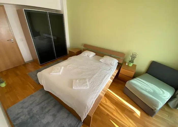 214 With Private Parking * 부쿠레슈티