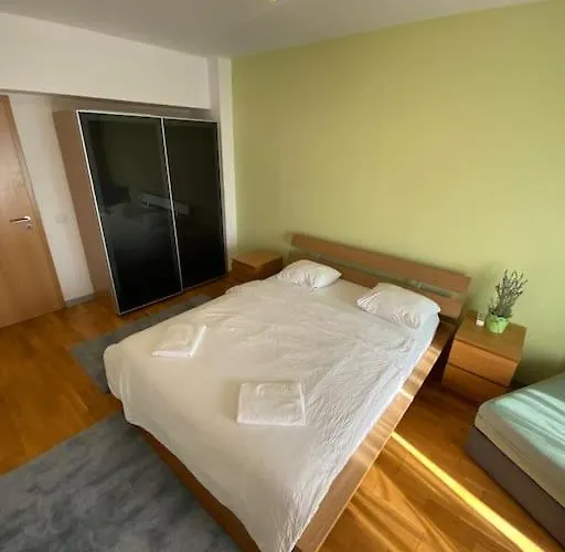 Διαμέρισμα 214 With Private Parking