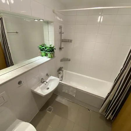 Apartment 214 With Private Parking *